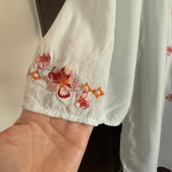PAPARAZZI | Light Blue Floral Embroidered Popover Blouse | Medium - Picture 2 of 10